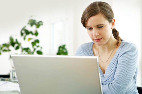woman-on-computer-finances